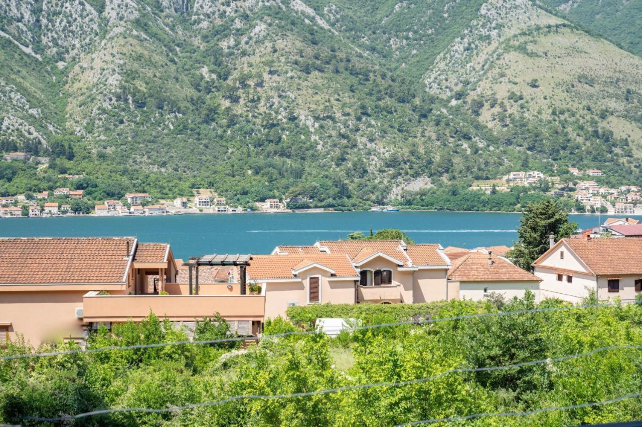 Sunshine Apartment Kotor Exterior photo